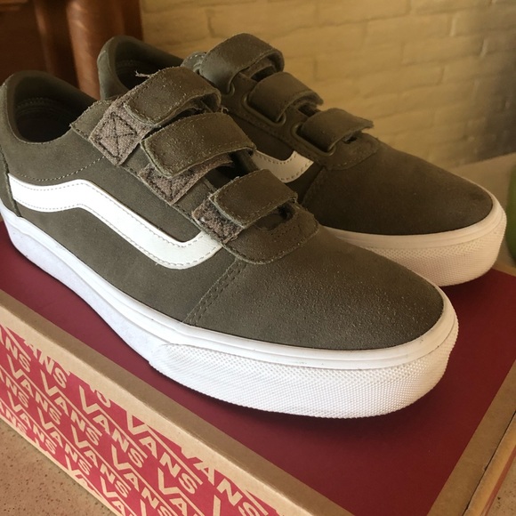 vans women's ward v sneaker